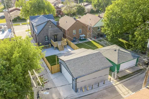 8645 South Bennett Avenue Chicago IL 60617