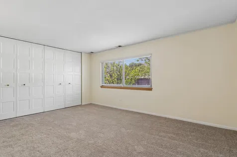 925 Spring Hill Drive Northbrook IL 60062