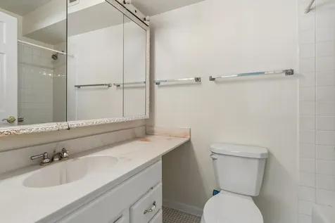 925 Spring Hill Drive Northbrook IL 60062