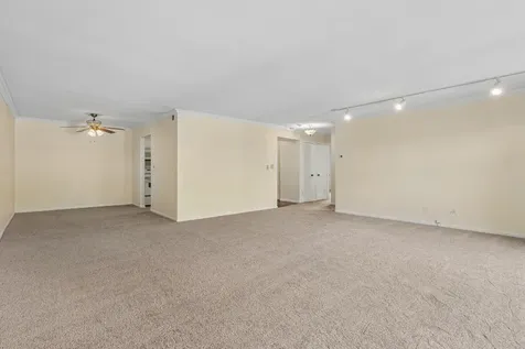925 Spring Hill Drive Northbrook IL 60062
