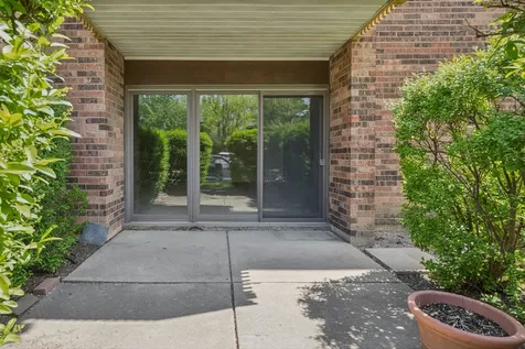 925 Spring Hill Drive Northbrook IL 60062