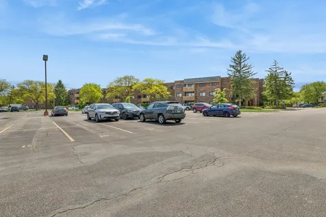 925 Spring Hill Drive Northbrook IL 60062