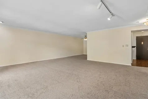 925 Spring Hill Drive Northbrook IL 60062
