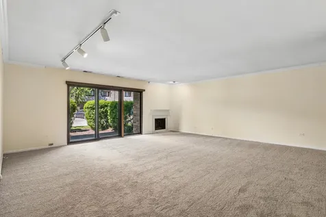 925 Spring Hill Drive Northbrook IL 60062