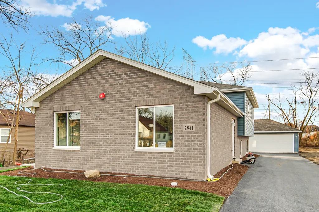 3131 141ST Place Blue Island IL 60406