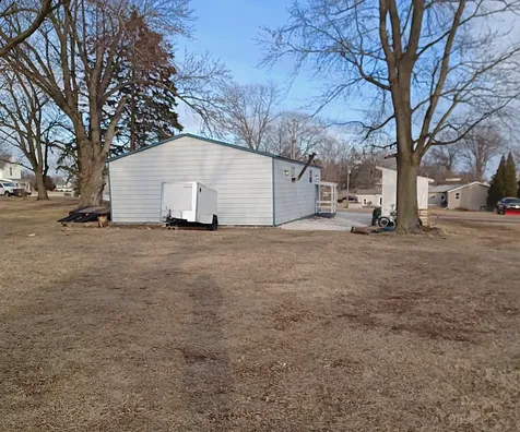122 S. Beach Street Kewanee IL 61443