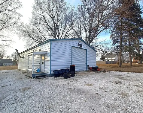 122 S. Beach Street Kewanee IL 61443