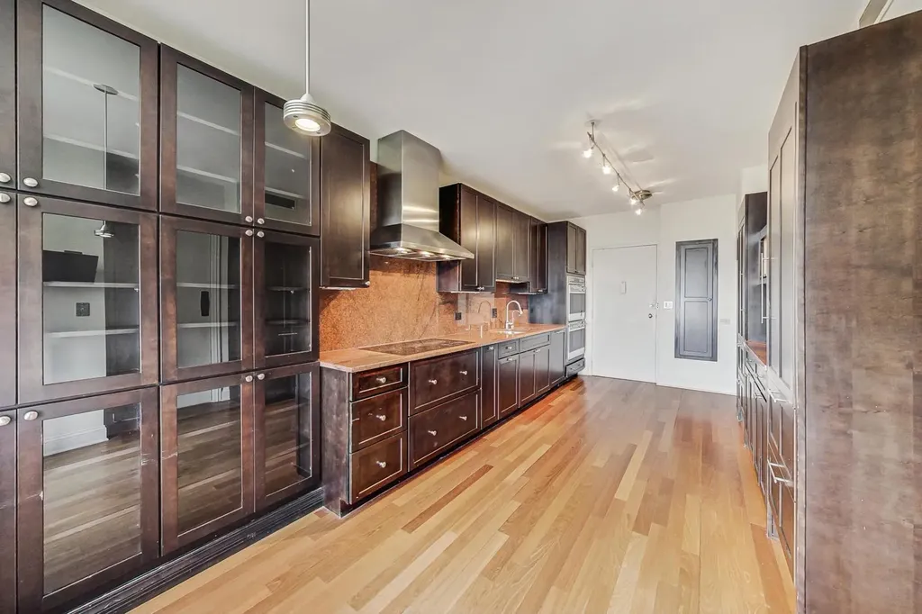 1040 North Lake Shore Drive Chicago IL 60611