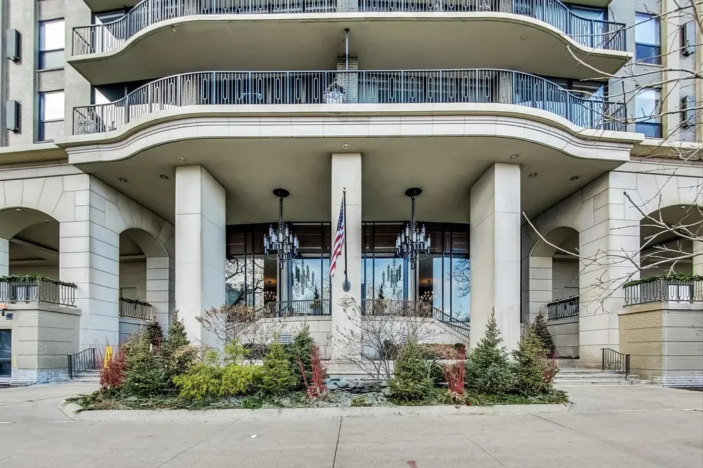1040 North Lake Shore Drive Chicago IL 60611