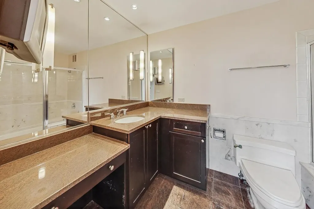 1040 North Lake Shore Drive Chicago IL 60611