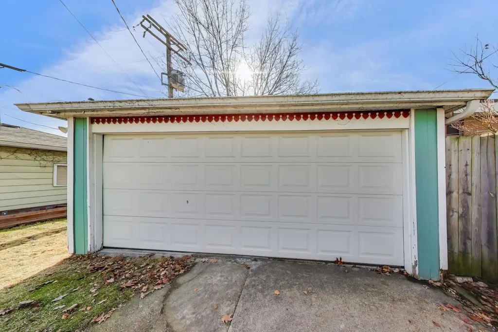 2439 High Street Blue Island IL 60406