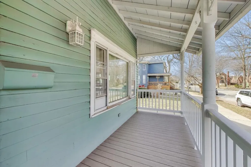2439 High Street Blue Island IL 60406