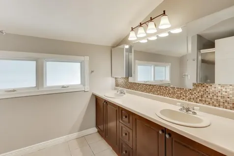 2439 High Street Blue Island IL 60406