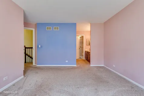 2530 Live Oak Lane Buffalo Grove IL 60089