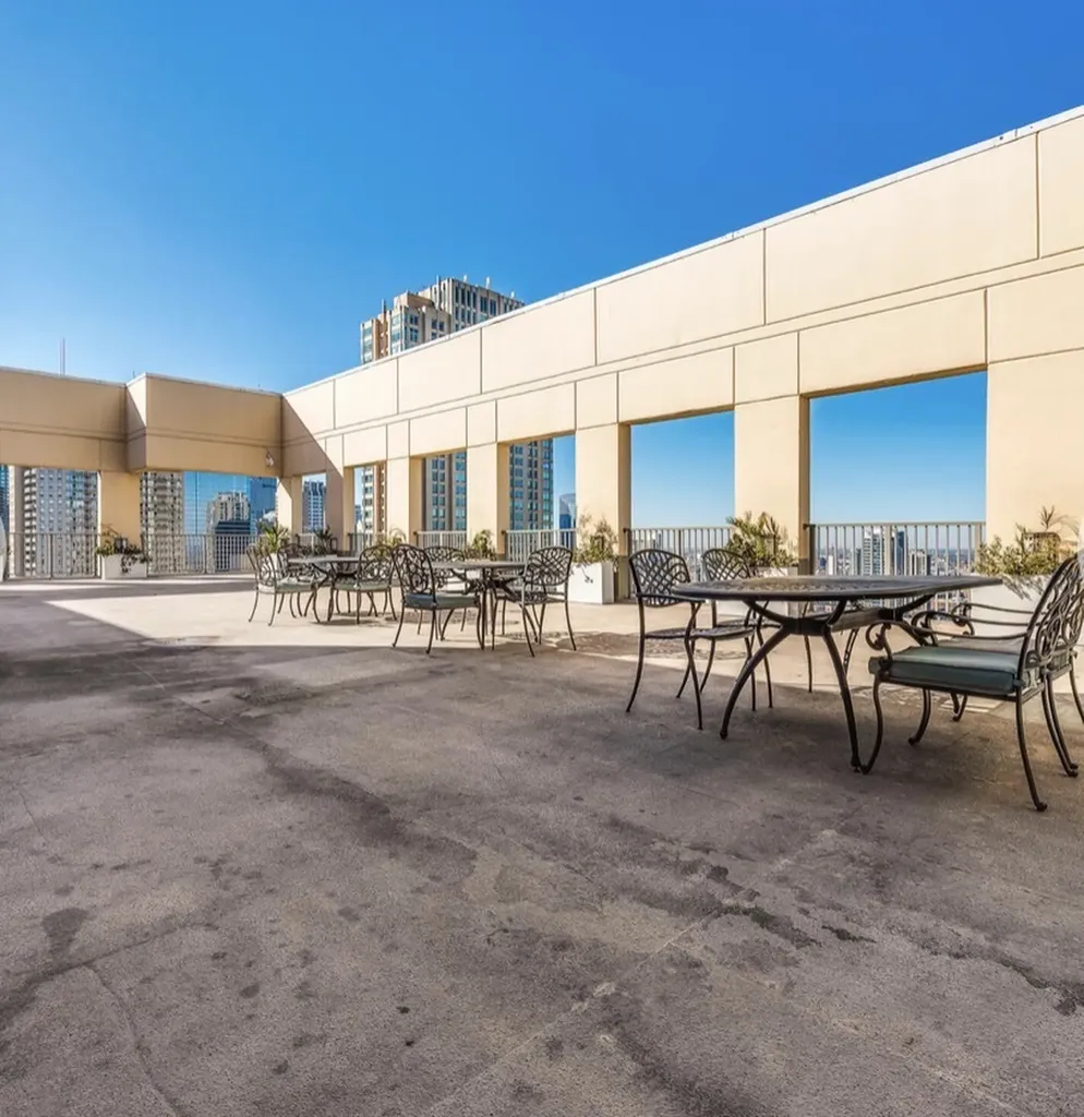 2 East Erie Avenue Chicago IL 60611