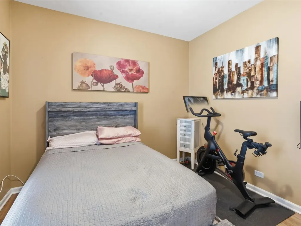 5355 West Galewood Avenue Chicago IL 60639