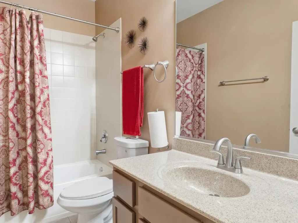 5355 West Galewood Avenue Chicago IL 60639