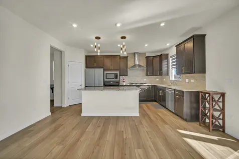 1007 Kessler Drive Mundelein IL 60060