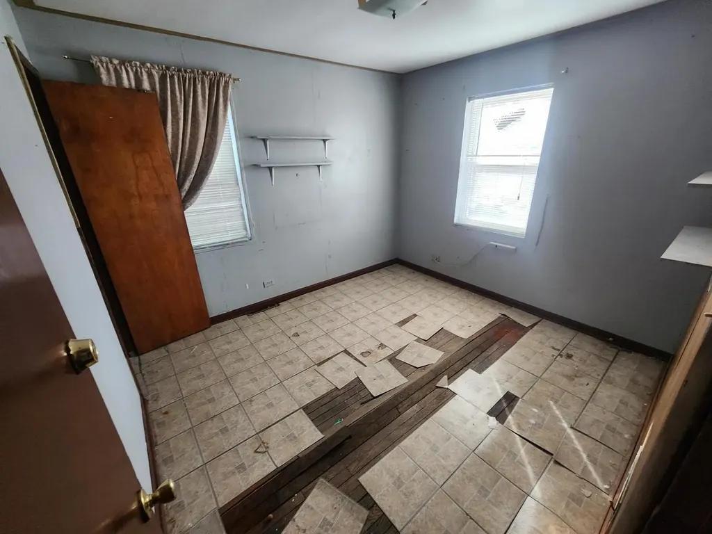 420 West 98th Street Chicago IL 60628