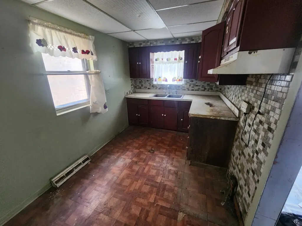 420 West 98th Street Chicago IL 60628