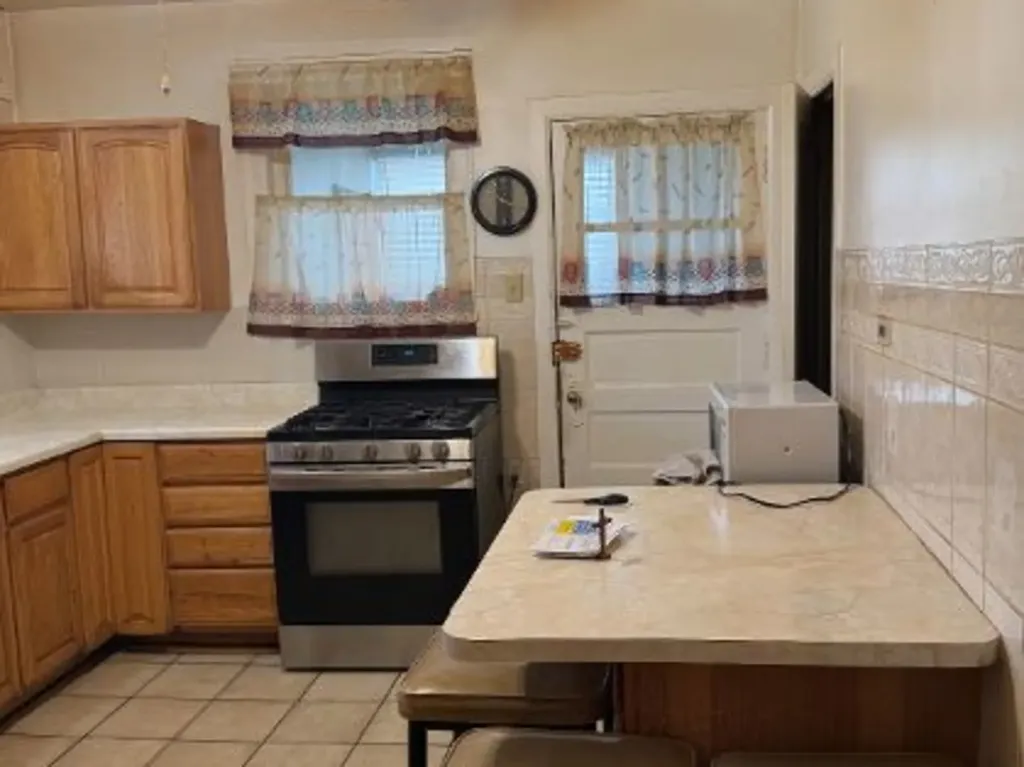 8101 South Harvard Avenue Chicago IL 60620