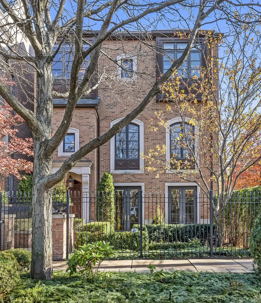 2615 North Paulina Street Chicago IL 60614