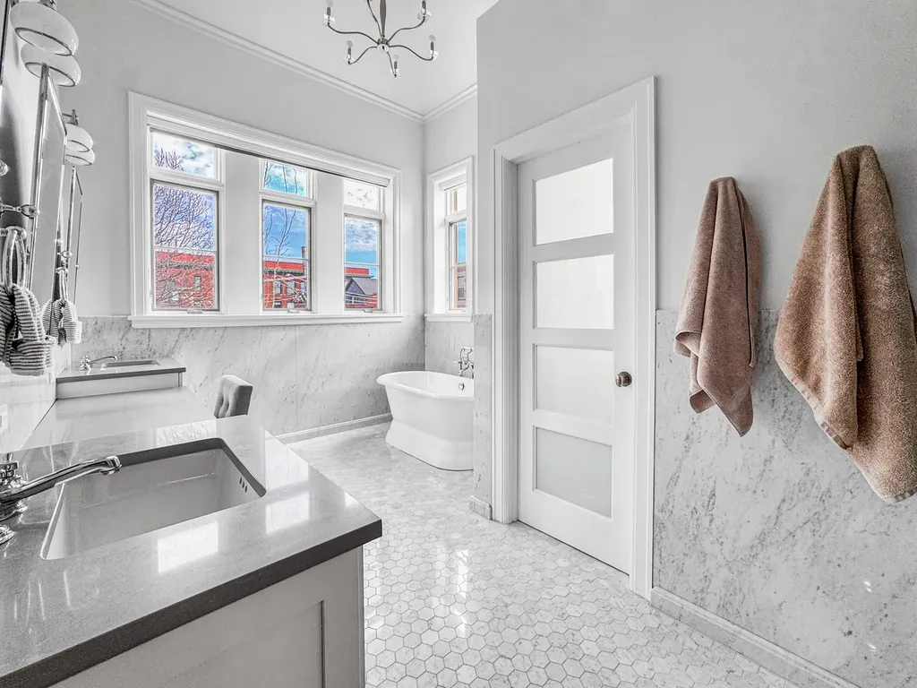 2615 North Paulina Street Chicago IL 60614