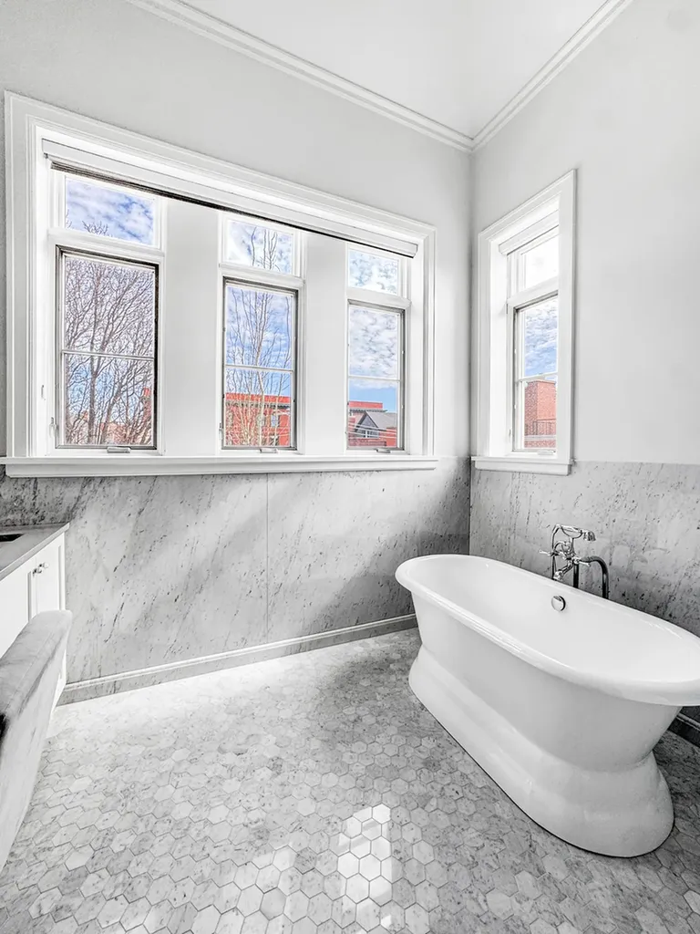 2615 North Paulina Street Chicago IL 60614