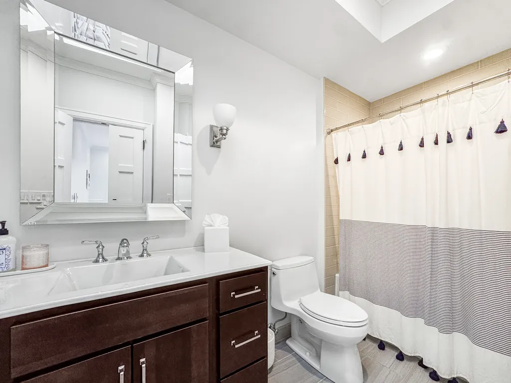 2615 North Paulina Street Chicago IL 60614