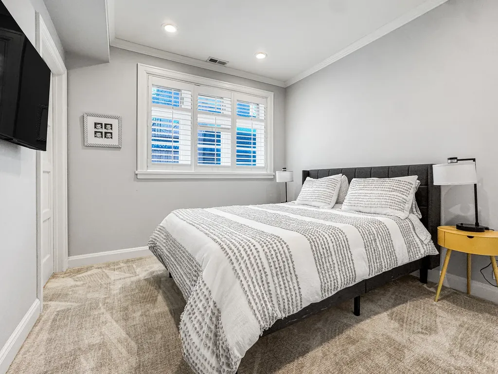 2615 North Paulina Street Chicago IL 60614