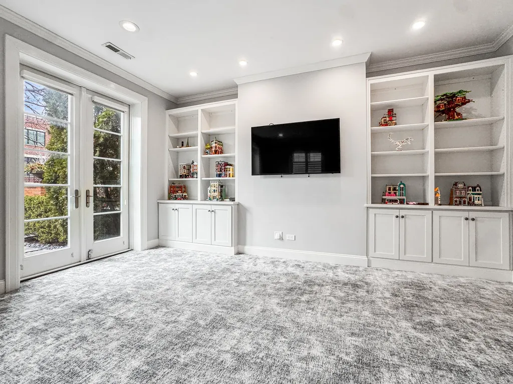 2615 North Paulina Street Chicago IL 60614