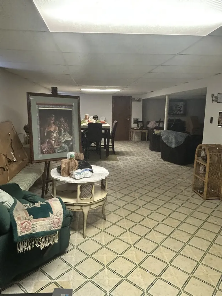 8731 South Clyde Avenue Chicago IL 60617