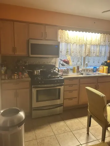 8731 South Clyde Avenue Chicago IL 60617