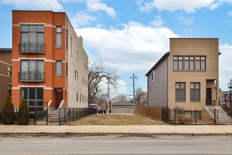 614 East 43rd Street Chicago IL 60653