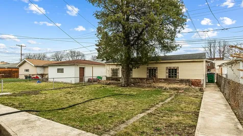 2315 Harvey Avenue Berwyn IL 60402