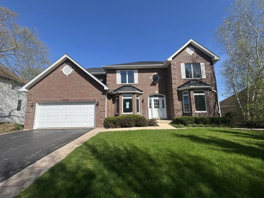 1295 Hunters Ridge W Hoffman Estates IL 60192