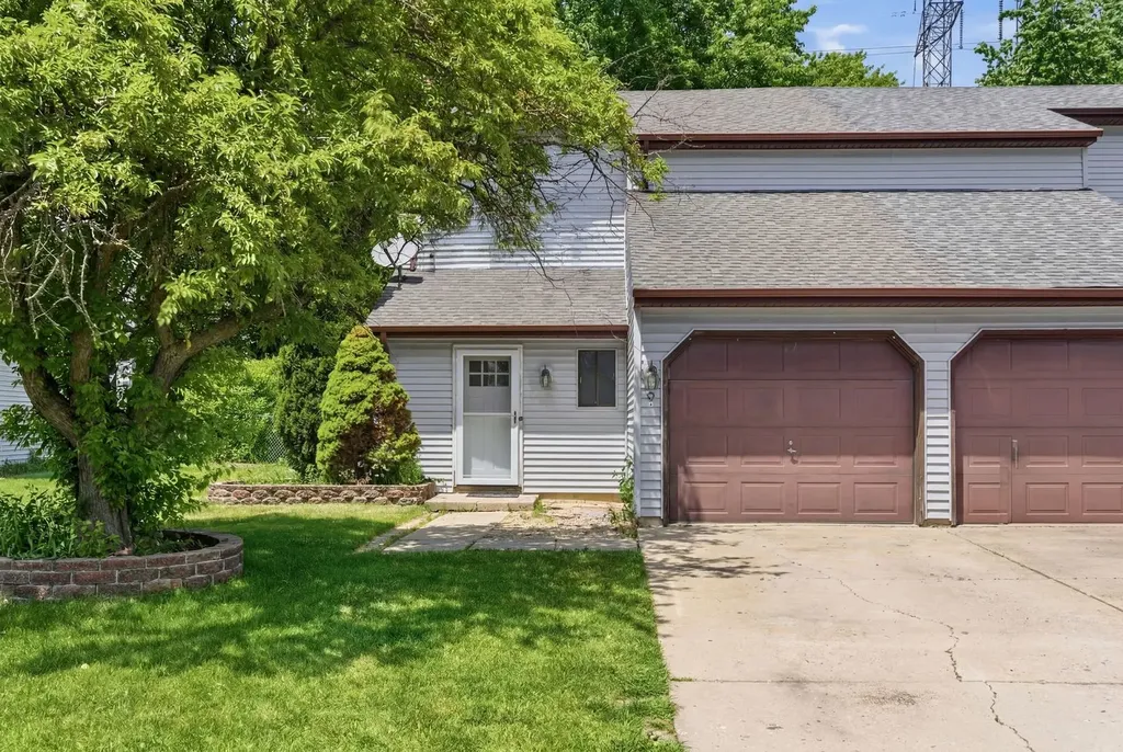 930 Autumn Lane Aurora IL 60505
