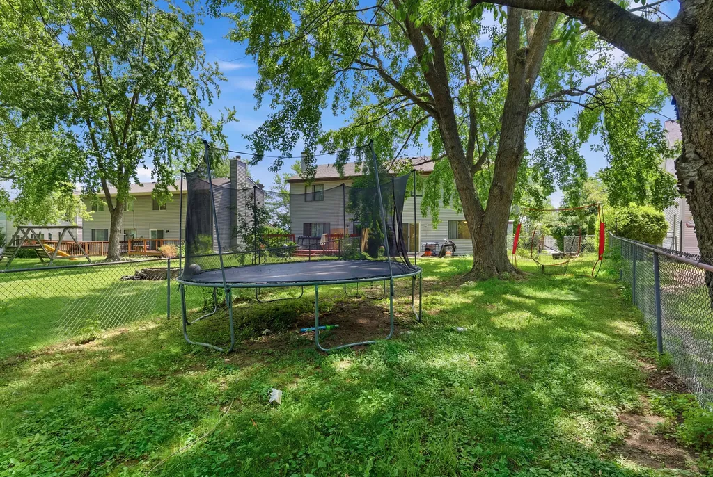 930 Autumn Lane Aurora IL 60505
