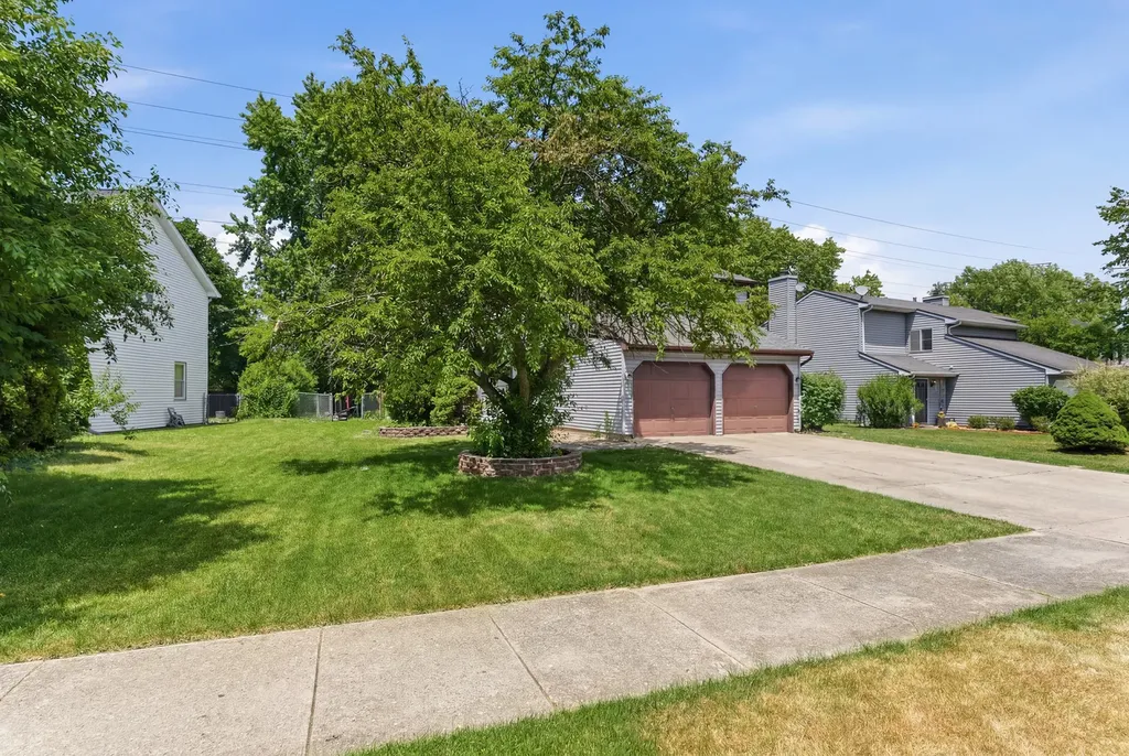 930 Autumn Lane Aurora IL 60505