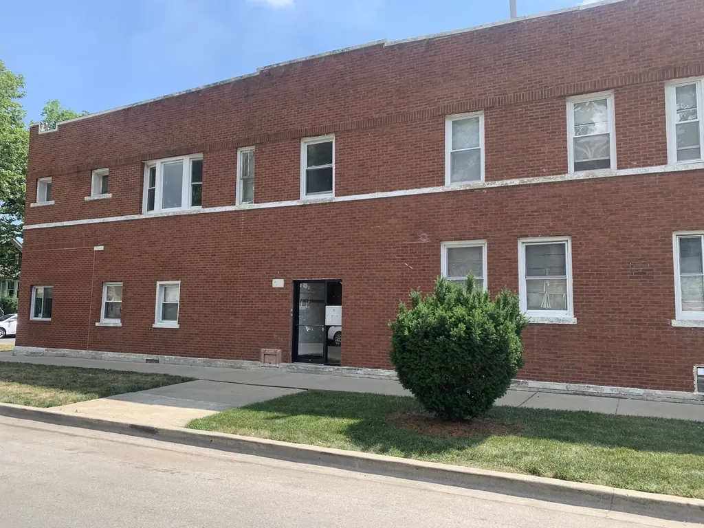 3823 North Lavergne Avenue Chicago IL 60641