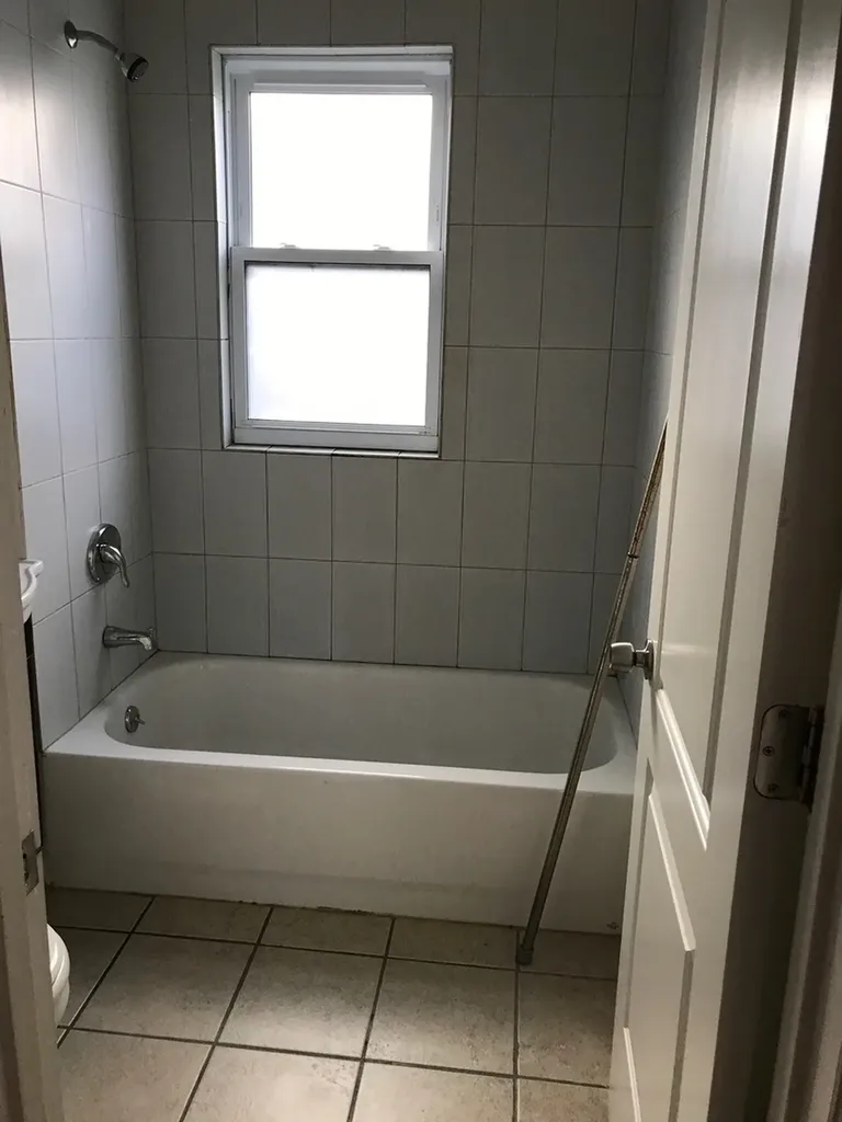 3823 North Lavergne Avenue Chicago IL 60641