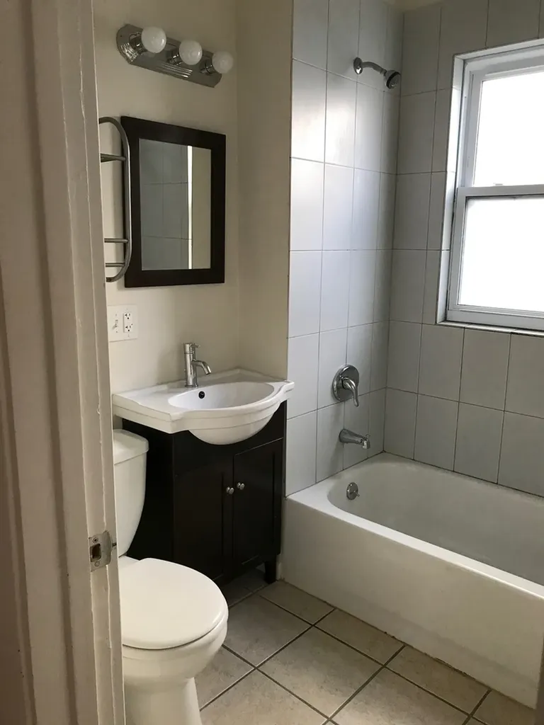3823 North Lavergne Avenue Chicago IL 60641
