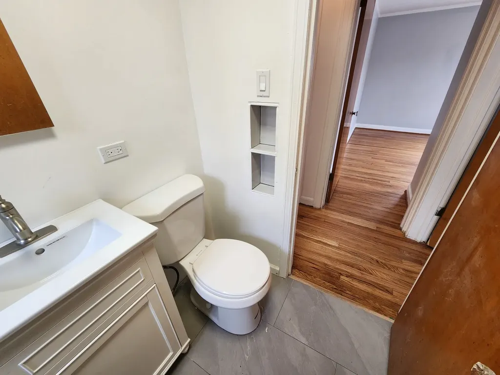 2608 North Neva Avenue Chicago IL 60707