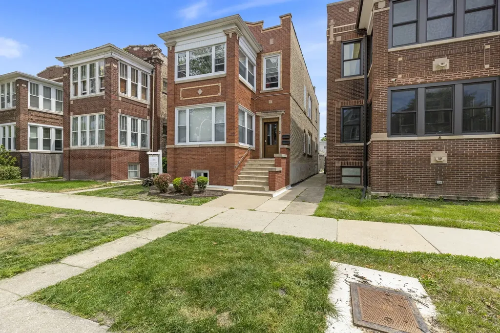 4519 North Troy Street Chicago IL 60625