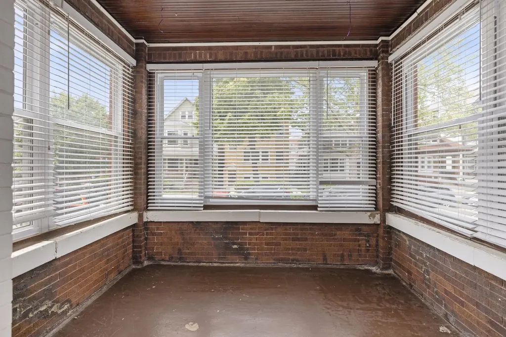 4519 North Troy Street Chicago IL 60625