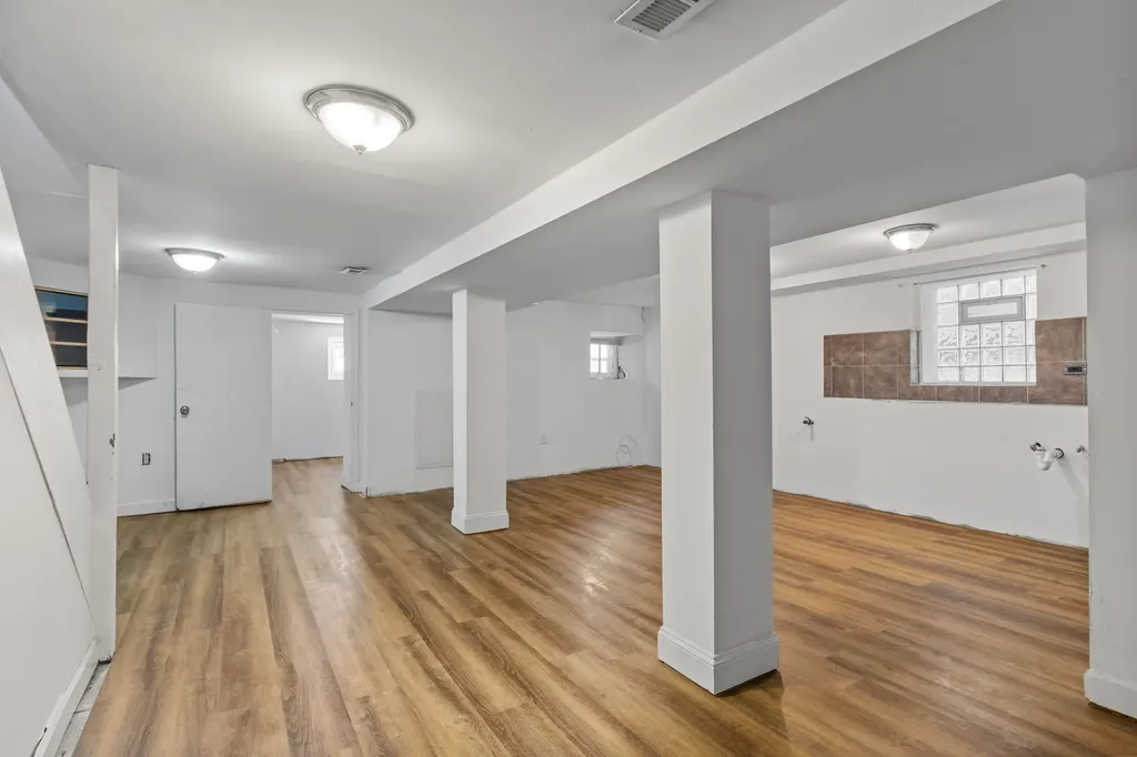 4519 North Troy Street Chicago IL 60625
