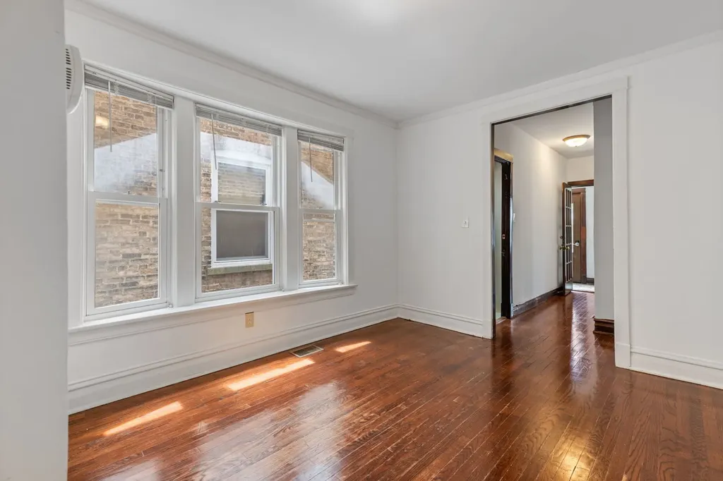 4519 North Troy Street Chicago IL 60625