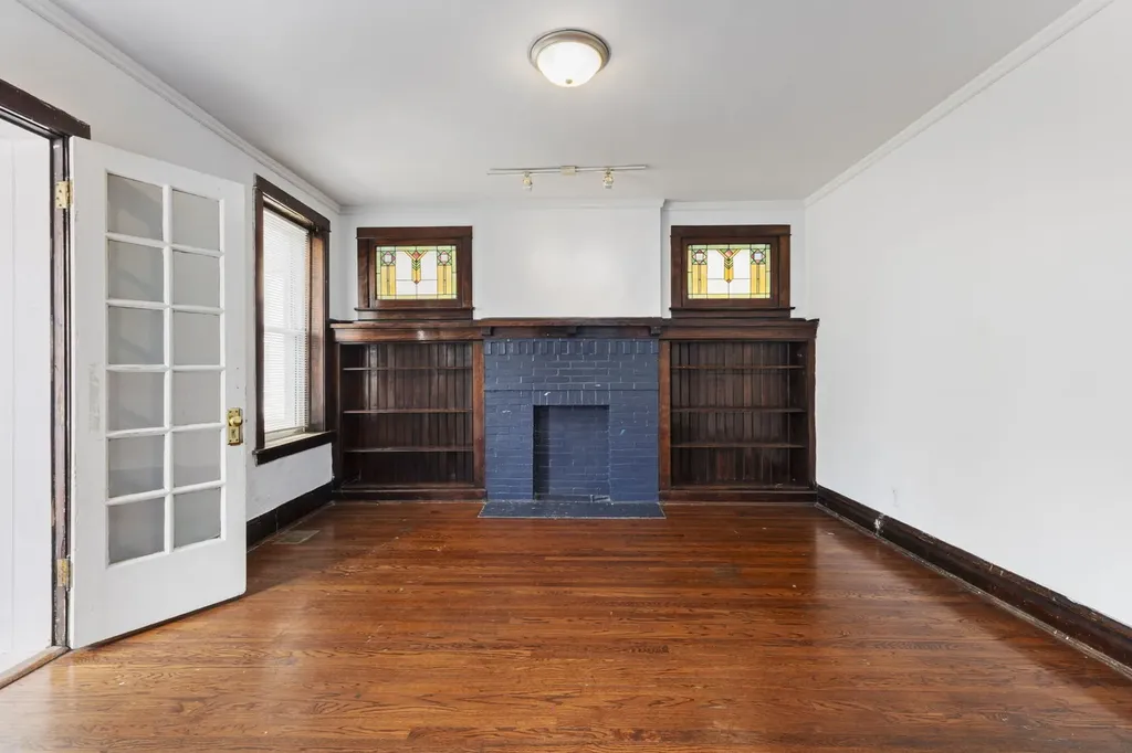 4519 North Troy Street Chicago IL 60625