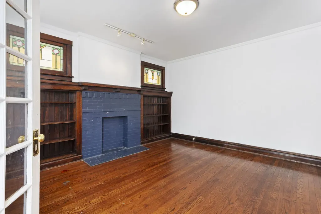 4519 North Troy Street Chicago IL 60625