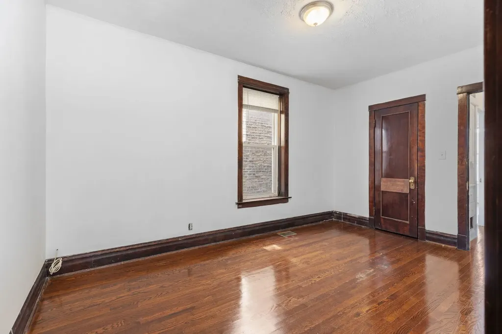 4519 North Troy Street Chicago IL 60625